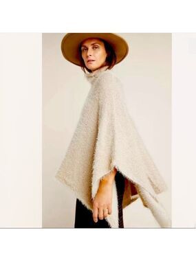 *𝅺* ANTHRO Akemi + Kin Gemma Golden Metallic Tan Eyelash Poncho Sweater OS